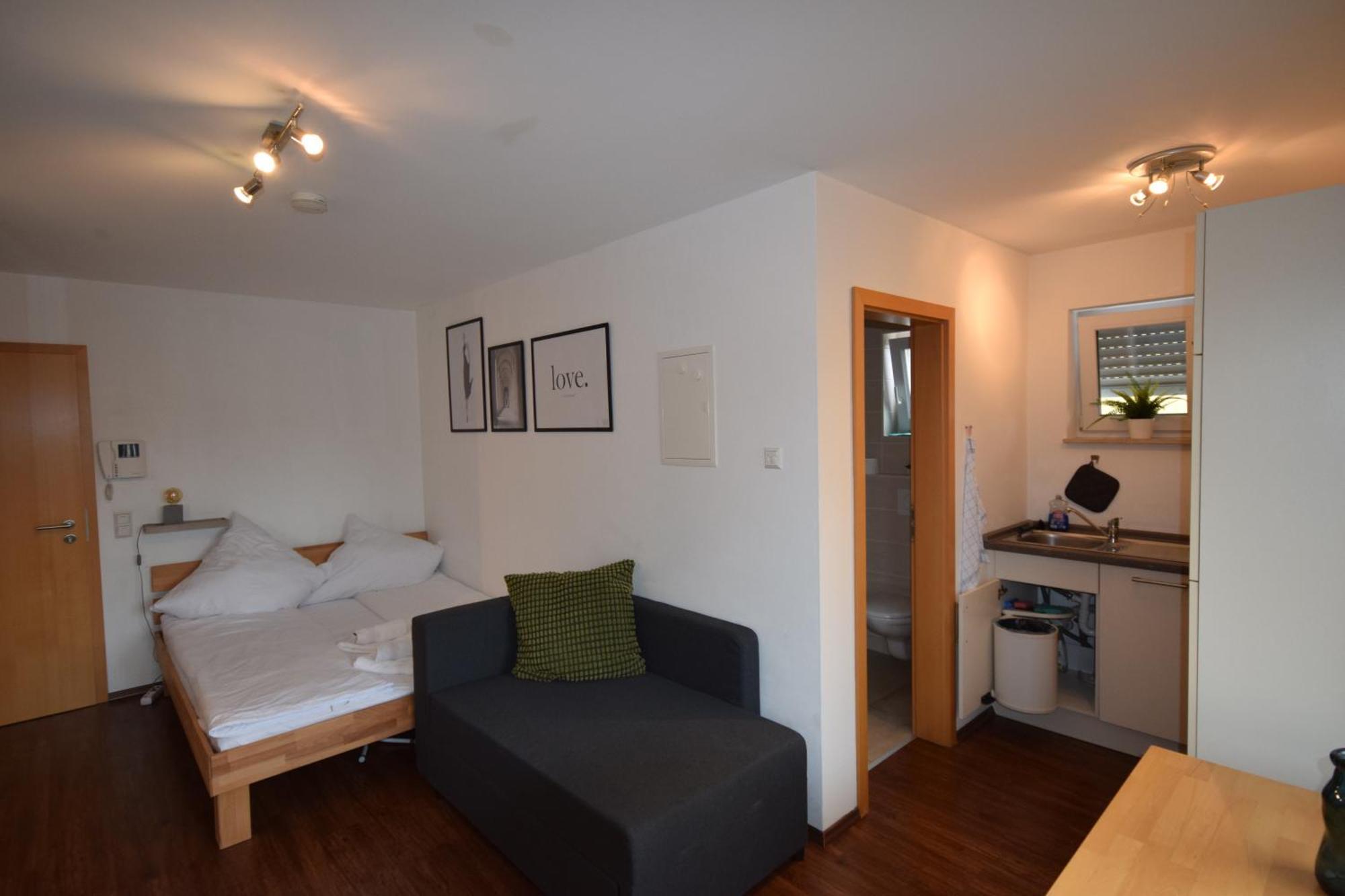 Nestwerk Komfort R23-12 - Balkon, Arbeitsplatz & Zentrumsnah Biberach an der Riss Exterior photo