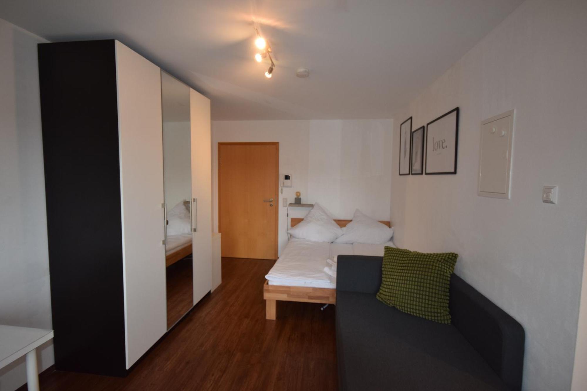 Nestwerk Komfort R23-12 - Balkon, Arbeitsplatz & Zentrumsnah Biberach an der Riss Exterior photo