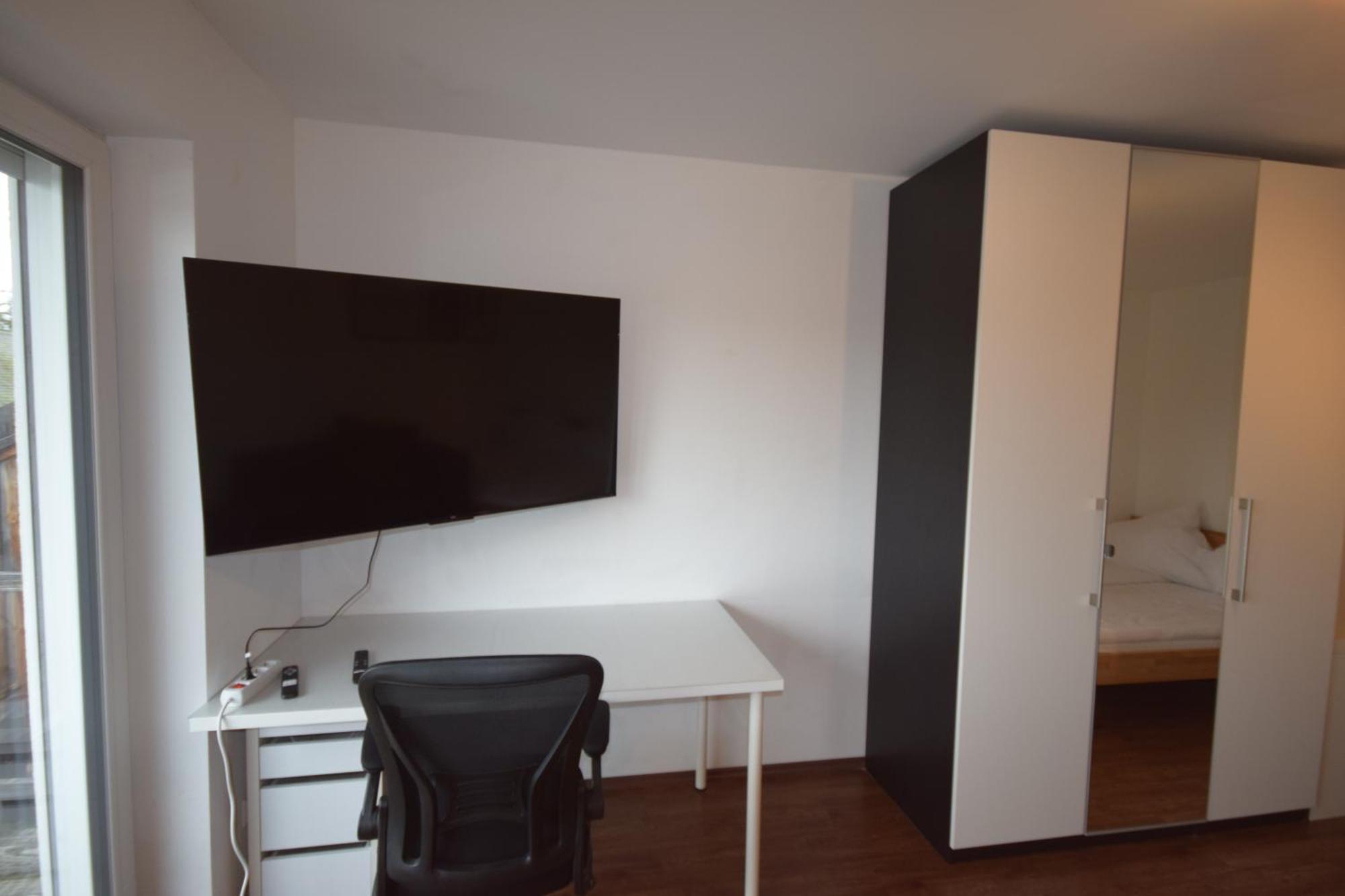 Nestwerk Komfort R23-12 - Balkon, Arbeitsplatz & Zentrumsnah Biberach an der Riss Exterior photo